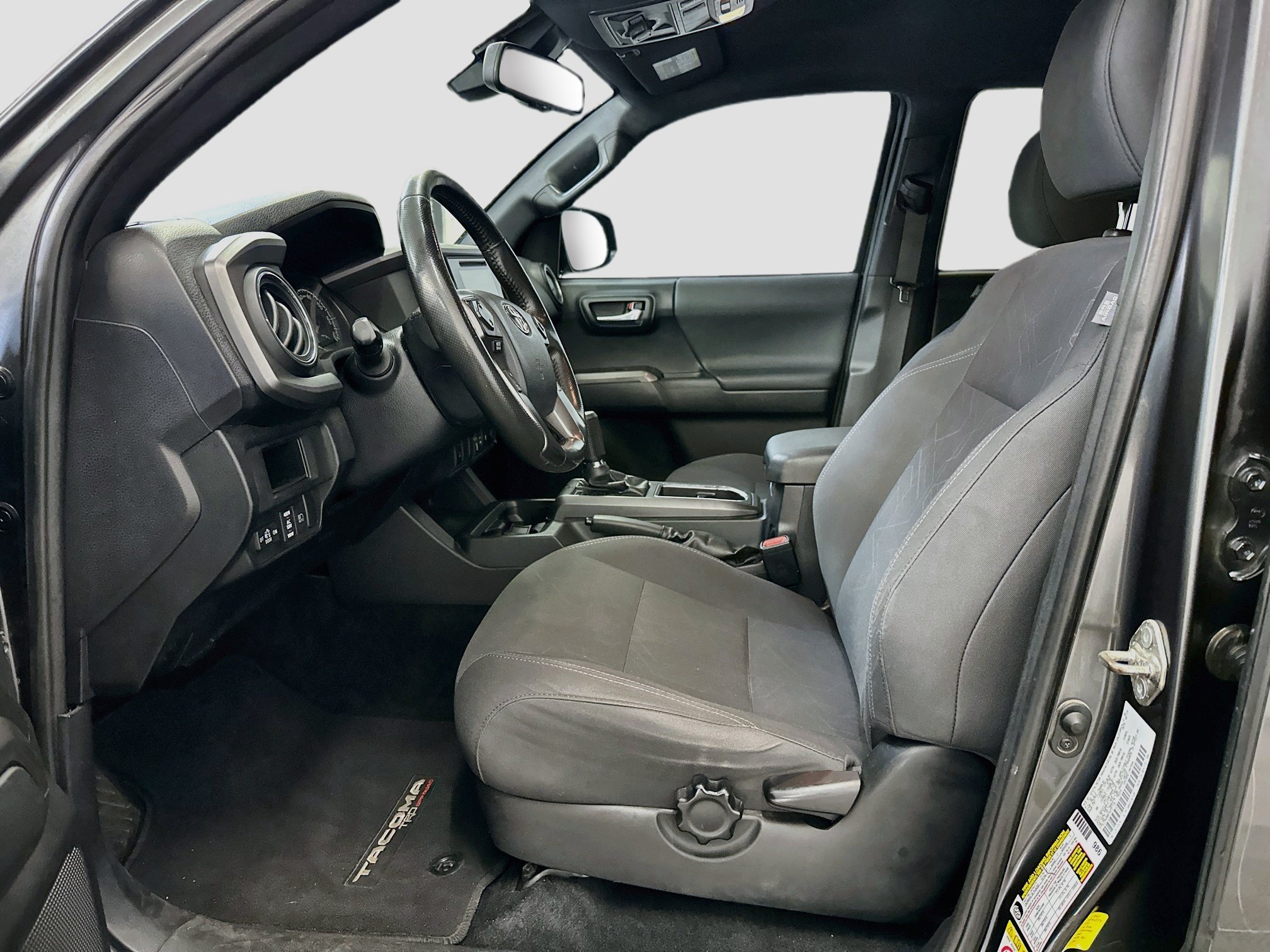Used 2019 Toyota Tacoma TRD Off-Road AWD/4WD image 13