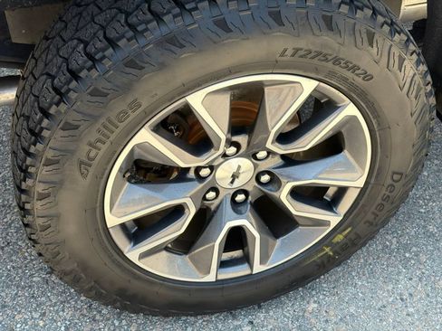 Certified 2020 Chevrolet Silverado 1500 RST AWD/4WD image 11