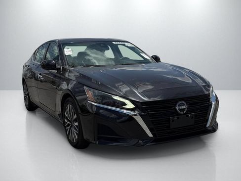 Used 2023 Nissan Altima 2.5 SV FWD image 3