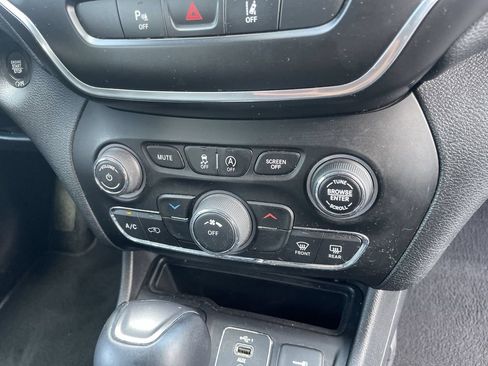 Used 2021 Jeep Cherokee Latitude Lux AWD/4WD image 26