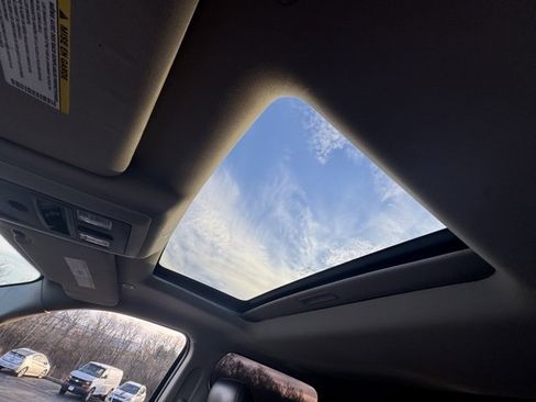 Used 2018 RAM 1500 Laramie w/ Convenience Group image 29