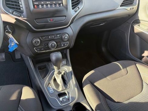 Used 2020 Jeep Cherokee Latitude image 31