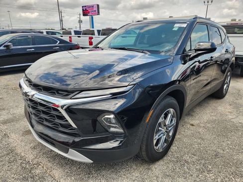 Used 2024 Chevrolet Blazer LT w/ Convenience Package FWD image 3