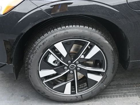 New 2026 Volvo XC60 T8 Core w/ Climate Package image 9