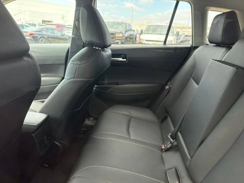 Used 2026 Toyota Corolla Cross XLE FWD image 3
