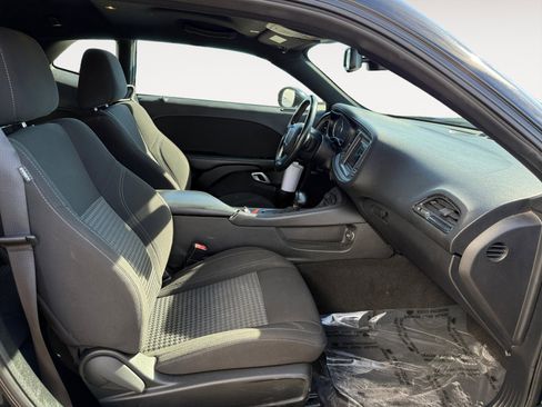 Used 2023 Dodge Challenger SXT image 19