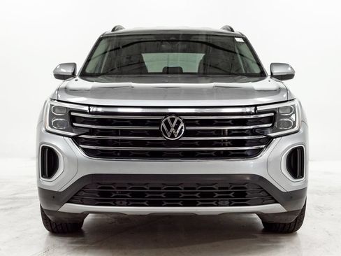 Used 2024 Volkswagen Atlas SE FWD image 4