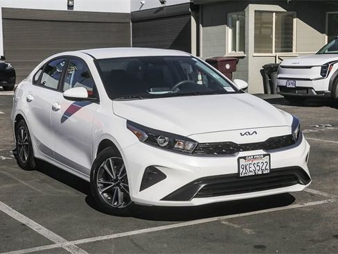 Used 2024 Kia Forte LXS image 2