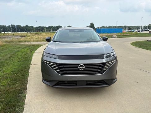 Used 2025 Nissan Murano SV AWD/4WD image 12