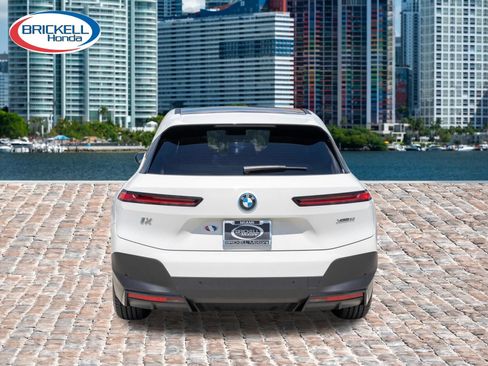 Used 2023 BMW iX xDrive50 w/ Premium Package AWD/4WD image 6