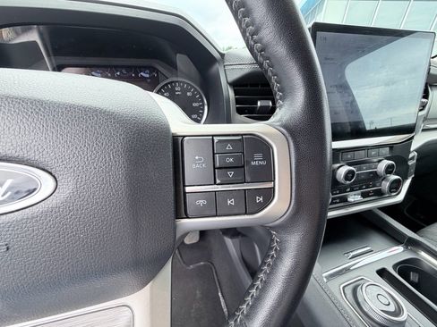 Used 2024 Ford Expedition XLT AWD/4WD image 16