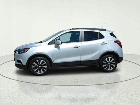 Used 2022 Buick Encore Preferred w/ Safety Package II AWD/4WD image 2