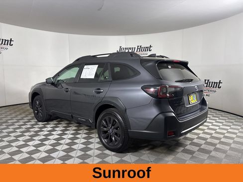 Used 2025 Subaru Outback Onyx Edition AWD/4WD image 9