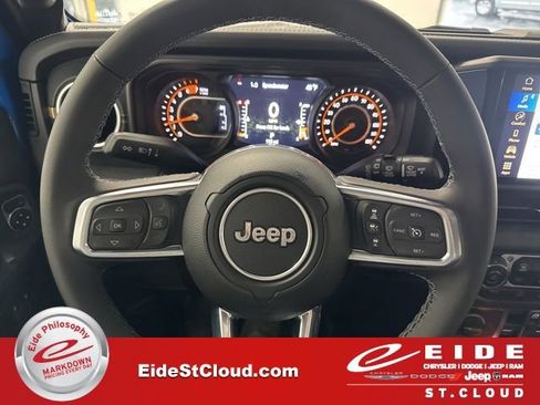 New 2025 Jeep Wrangler Sahara w/ Safety Group image 31