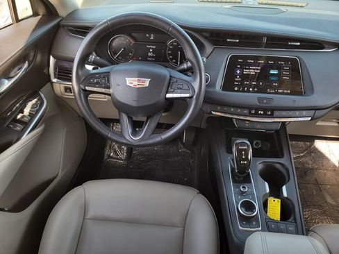 Used 2021 Cadillac XT4 Luxury FWD image 12
