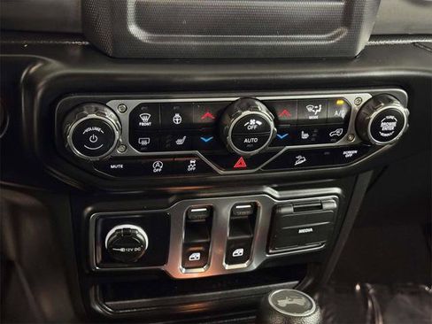 Certified 2021 Jeep Wrangler Willys image 21