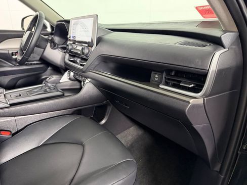 Used 2025 Toyota Grand Highlander AWD image 31