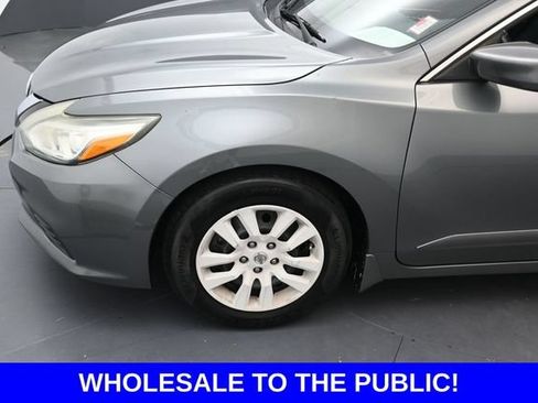 Used 2016 Nissan Altima 2.5 S w/ Power Driver Seat Package FWD image 9