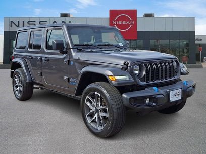 Used 2024 Jeep Wrangler Unlimited w/ Convenience Group