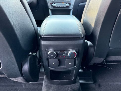 Used 2020 Ford Explorer XLT w/ Equipment Group 202A AWD/4WD image 26