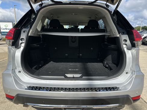 Used 2020 Nissan Rogue SV FWD image 26