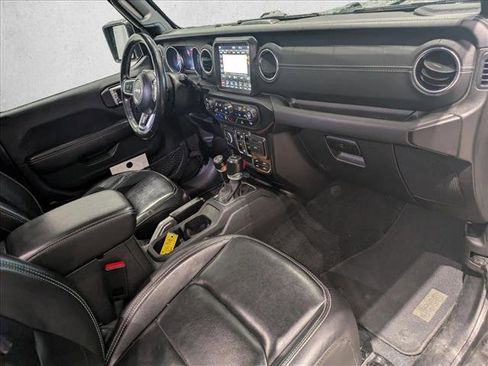 Used 2022 Jeep Wrangler Unlimited Sahara w/ Cold Weather Group image 21