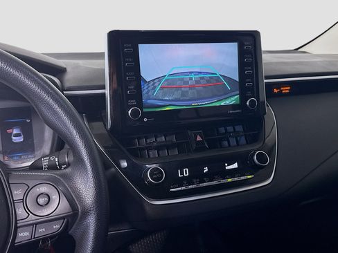 Used 2021 Toyota Corolla LE FWD image 18