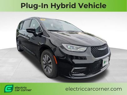 Used 2024 Chrysler Pacifica Limited