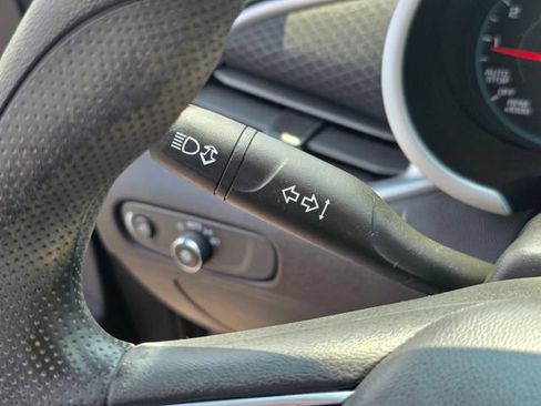 Used 2022 Chevrolet Malibu LT FWD image 29