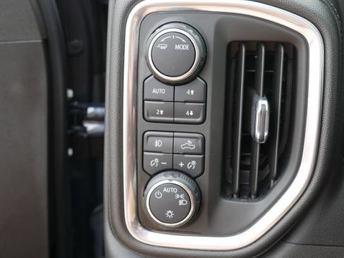 Used 2022 Chevrolet Silverado 1500 RST AWD/4WD image 16