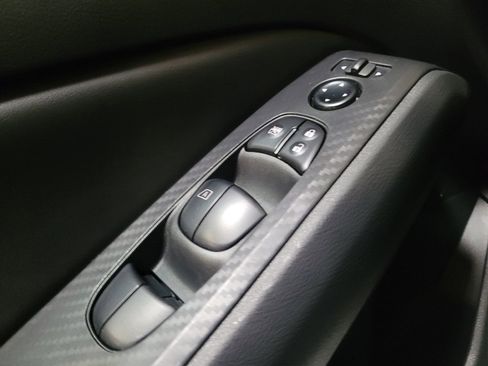 Used 2025 Nissan Altima 2.5 SV FWD image 27