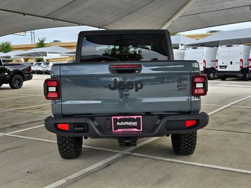 New 2025 Jeep Gladiator Willys image 8