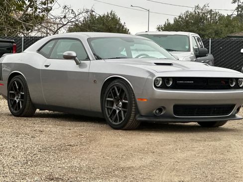 Used 2016 Dodge Challenger R/T Scat Pack w/ Leather Interior Group image 10