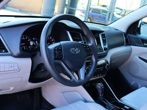 Used 2017 Hyundai Tucson SE w/ SE Popular Package 02 FWD image 38