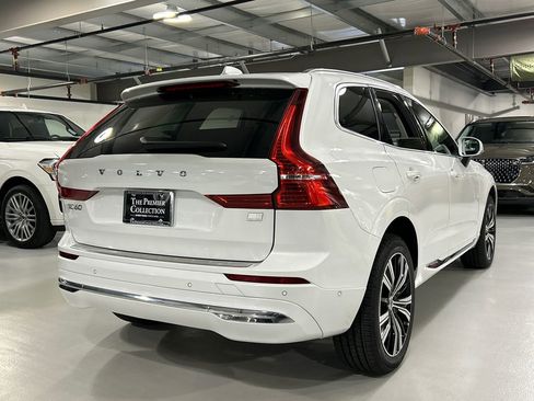 Certified 2023 Volvo XC60 T8 Plus AWD/4WD image 2