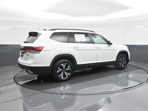 Used 2024 Volkswagen Atlas SE AWD/4WD image 7