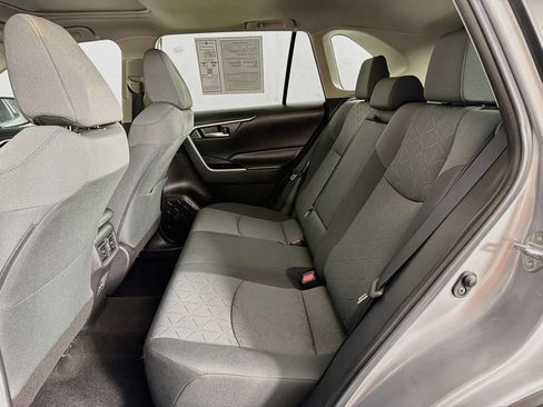 Used 2022 Toyota RAV4 XLE w/ Convenience Package FWD image 36