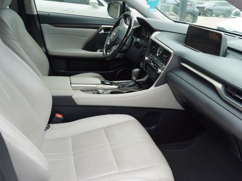 Used 2019 Lexus RX 350L Luxury FWD image 9