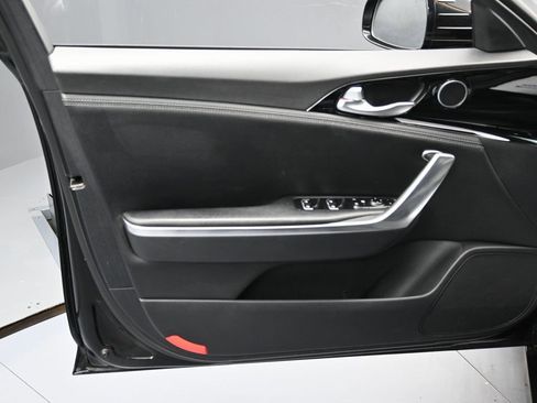 Used 2023 Kia Stinger GT-Line image 36