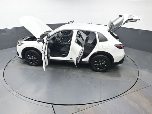 Certified 2024 Honda HR-V Sport image 44