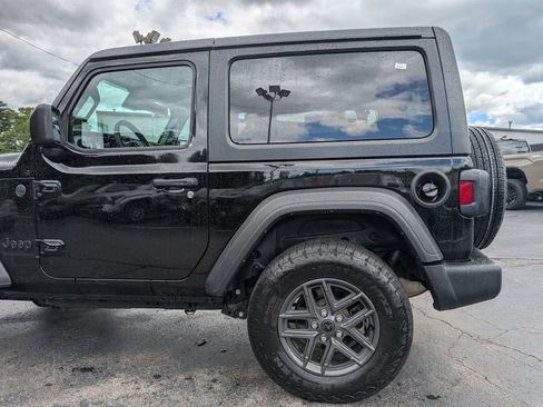 Used 2024 Jeep Wrangler Sport AWD/4WD image 4