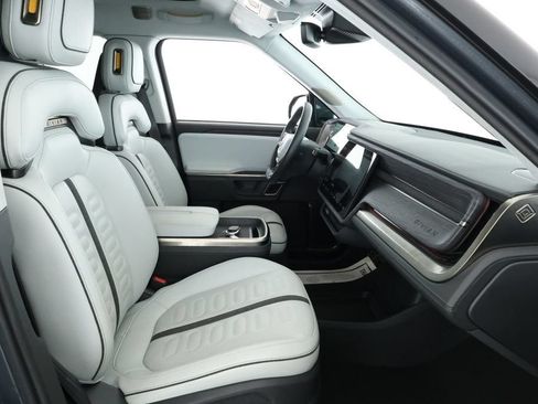 Used 2024 Rivian R1S Adventure AWD/4WD image 25