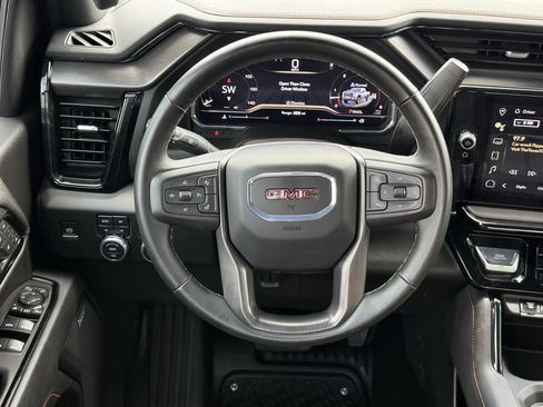 Used 2025 GMC Sierra 2500 AT4 AWD/4WD image 16