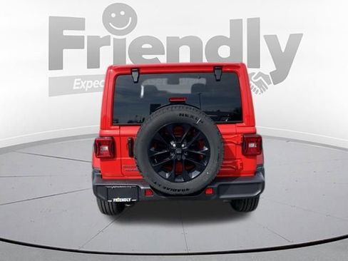 Used 2025 Jeep Wrangler Unlimited Sahara AWD/4WD image 6
