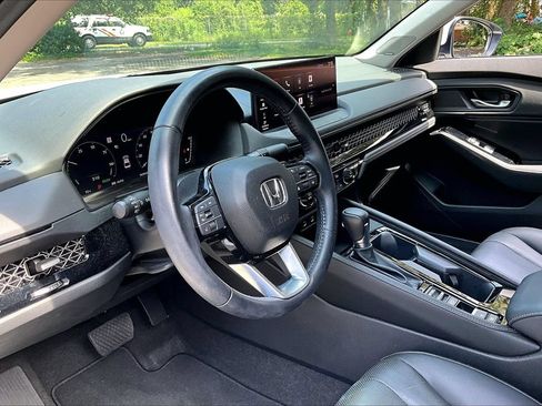 Used 2024 Honda Accord Touring image 14