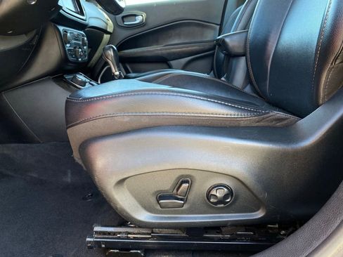 Used 2019 Jeep Compass Limited AWD/4WD image 12
