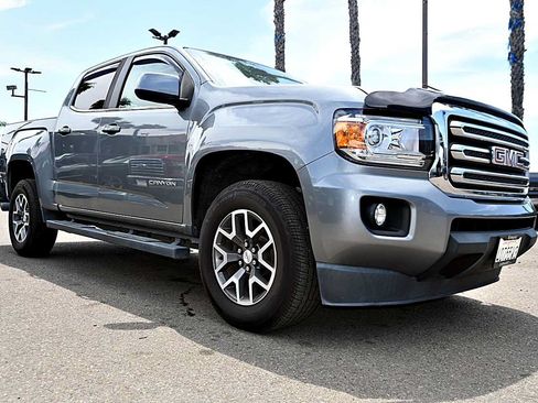 Used 2018 GMC Canyon SLE w/ SLE Convenience Package RWD image 3