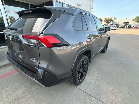 Used 2024 Toyota RAV4 SE AWD/4WD image 7