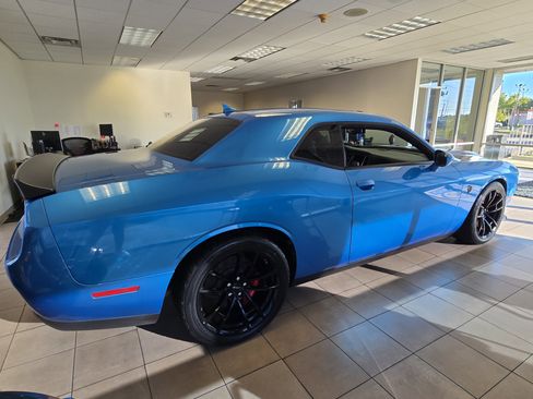 Used 2023 Dodge Challenger SRT Hellcat image 6