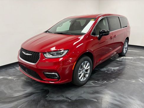 New 2026 Chrysler Pacifica Select AWD/4WD image 18